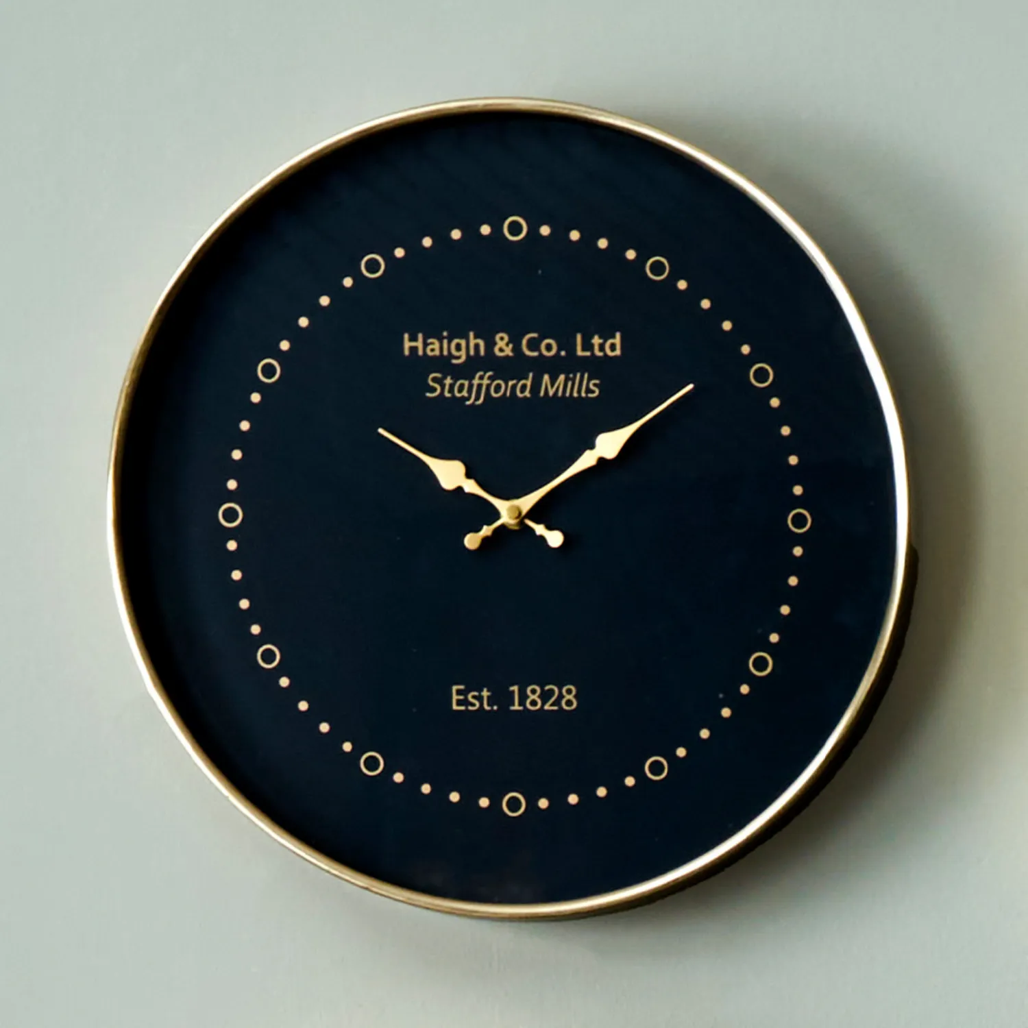 Black Face and Antique Brass Metal Round Wall Clock